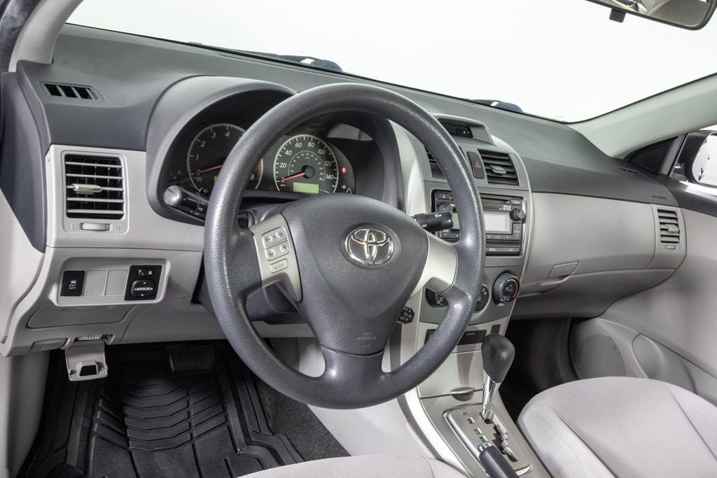 Used 2012 Toyota Corolla LE FWD image 15