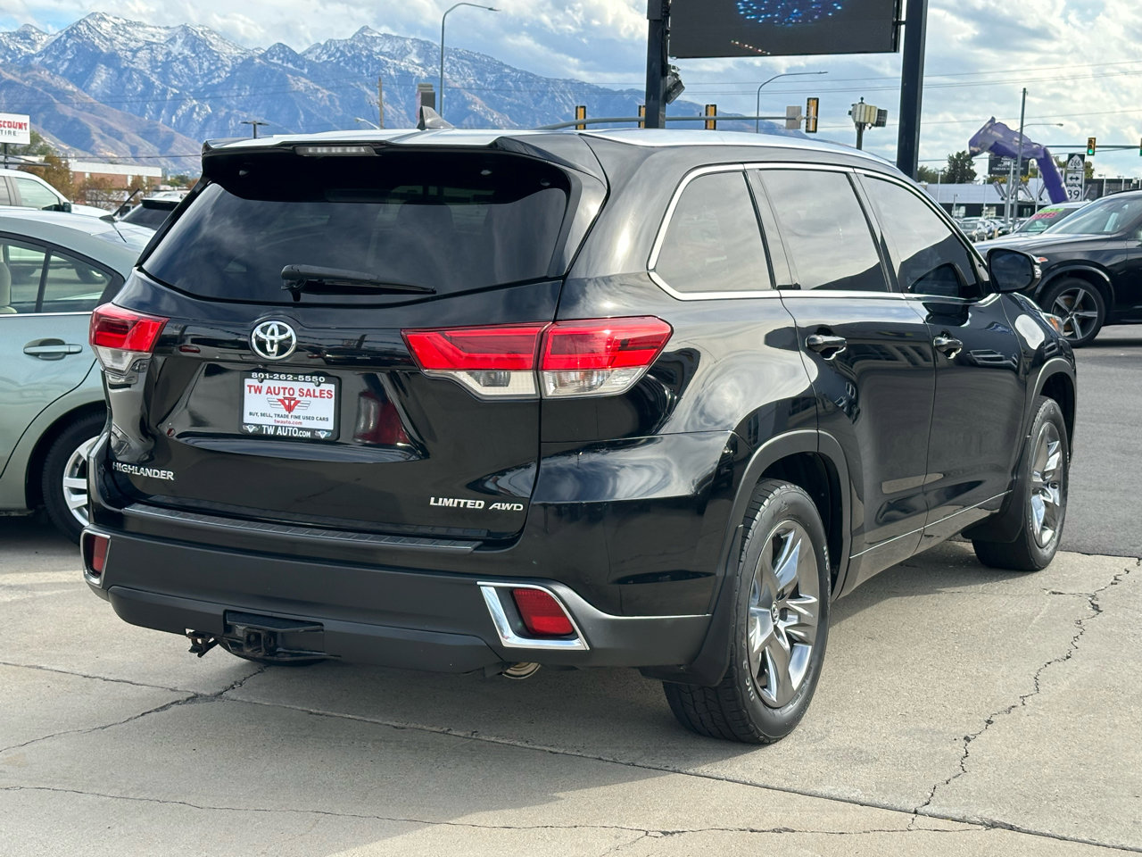 Used 2017 Toyota Highlander Limited image 5
