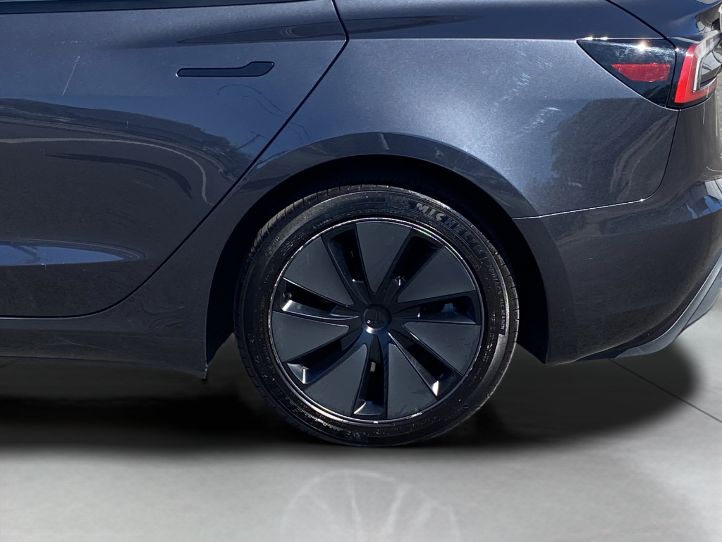 Used 2025 Tesla Model 3 Long Range RWD image 10