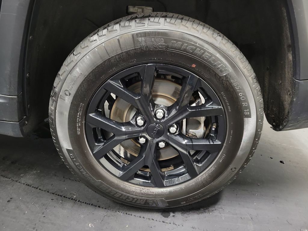 Used 2023 Jeep Grand Cherokee L Limited image 10