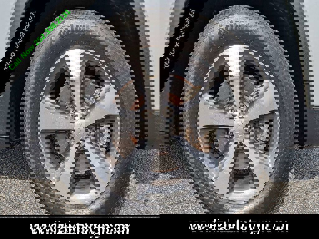 Used 2021 Jeep Cherokee Limited w/ Mopar Interior Package image 12