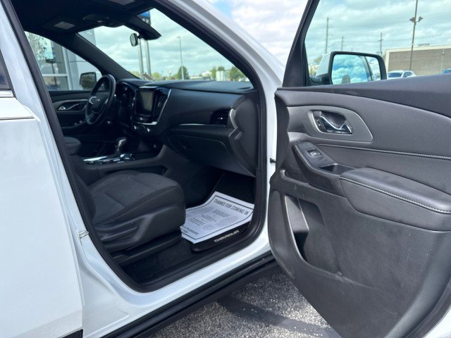 Used 2023 Chevrolet Traverse LT FWD image 27
