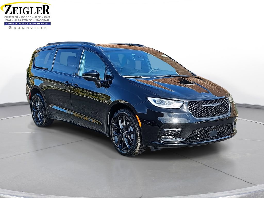 New 2026 Chrysler Pacifica Limited w/ S Appearance Package image 3