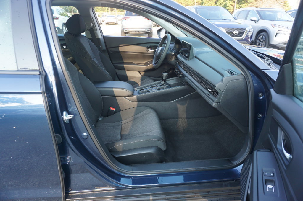 Used 2023 Honda Accord EX image 16