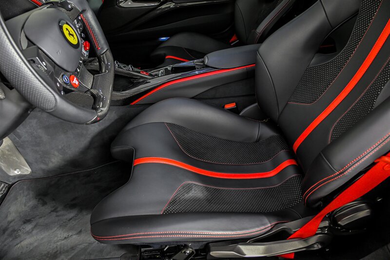 Used 2020 Ferrari 812 Superfast RWD image 28
