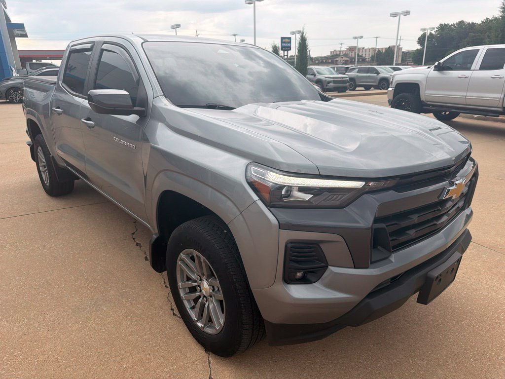 Used 2023 Chevrolet Colorado LT w/ LT Convenience Package III RWD image 3