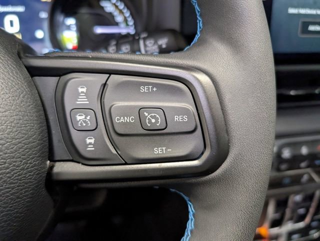 Used 2025 Jeep Wrangler Unlimited Rubicon 4xe w/ Convenience Group AWD/4WD image 17