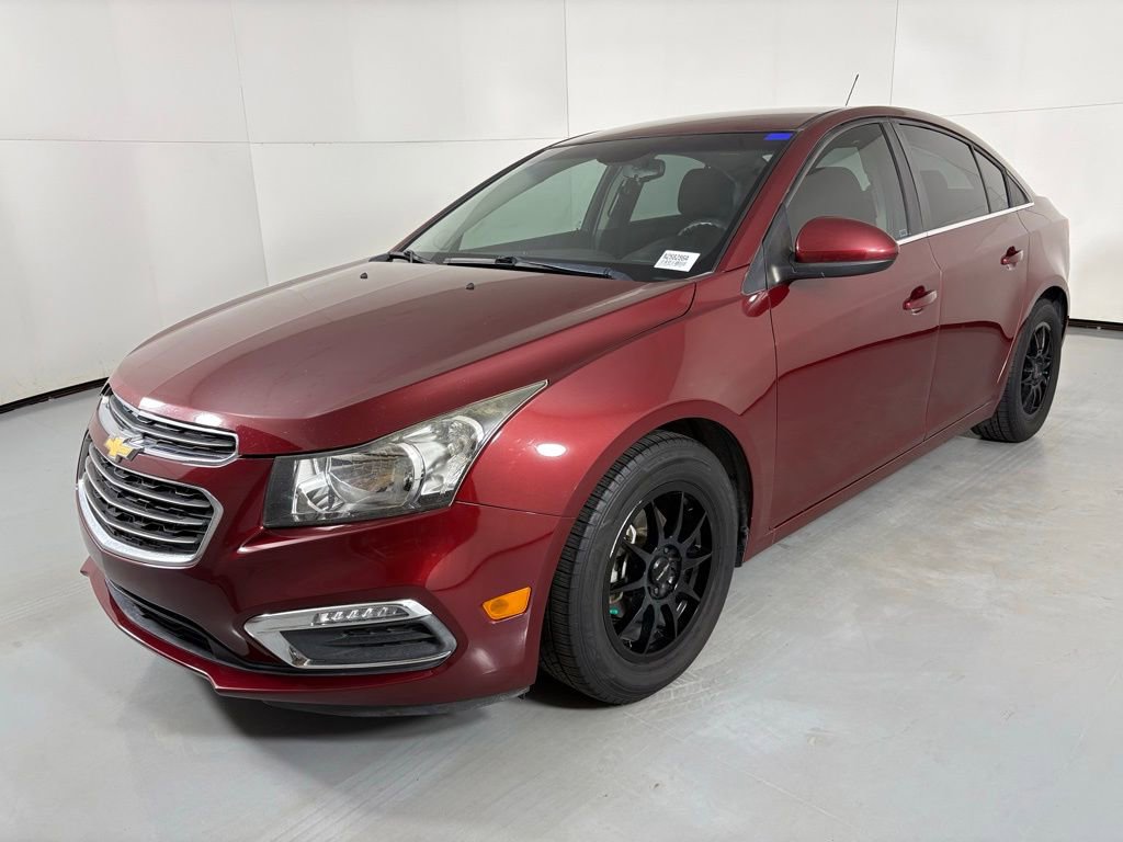 Used 2015 Chevrolet Cruze LT w/ Technology Package image 4