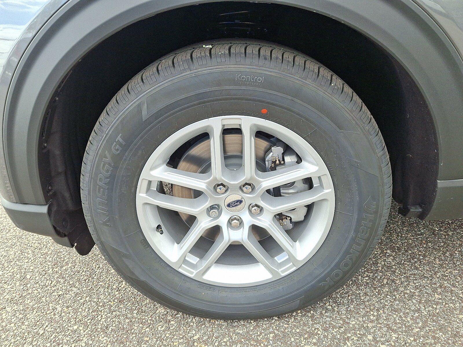 New 2026 Ford Explorer Active RWD image 12
