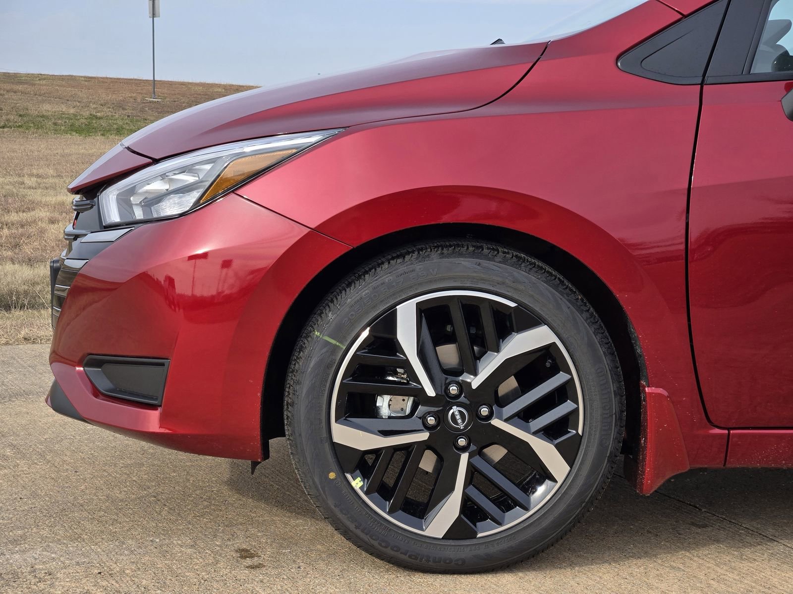 New 2025 Nissan Versa SR image 10