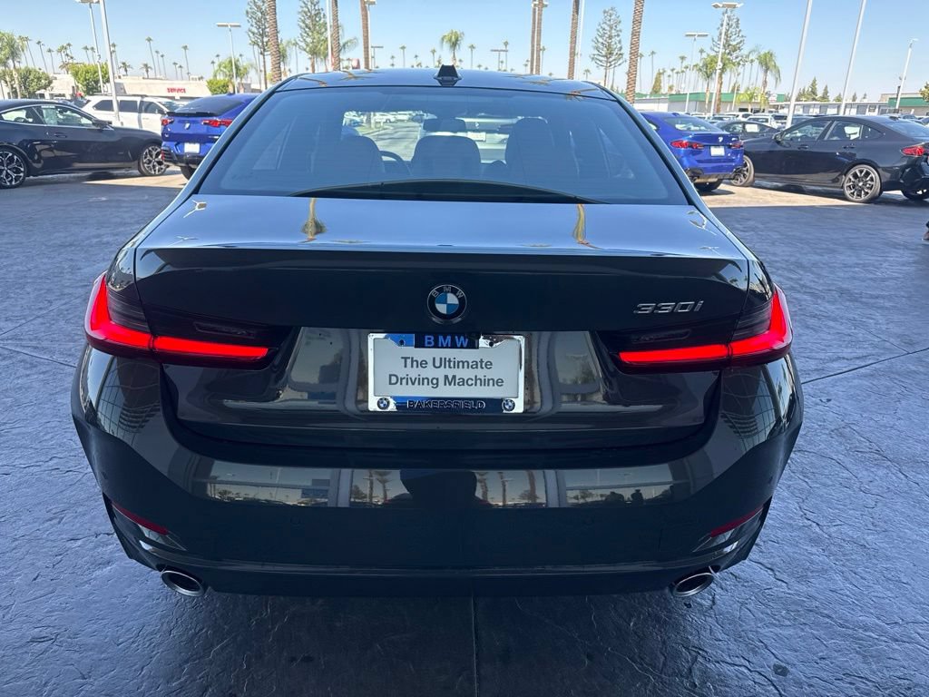 New 2026 BMW 330i Sedan w/ Convenience Package RWD image 4