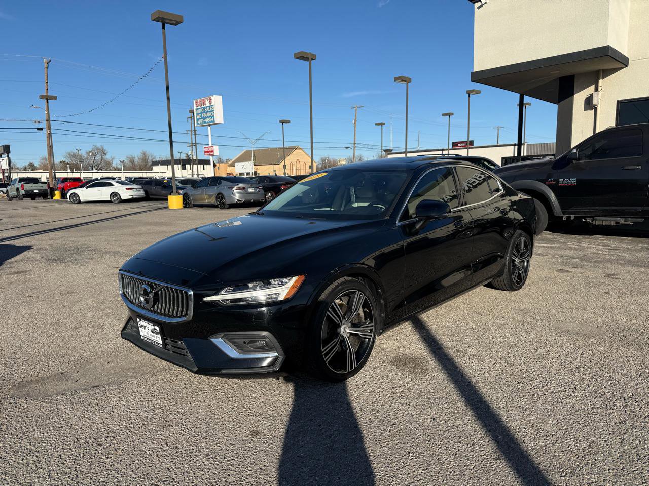 Used 2022 Volvo S60 B5 Inscription w/ Advanced Package FWD image 2