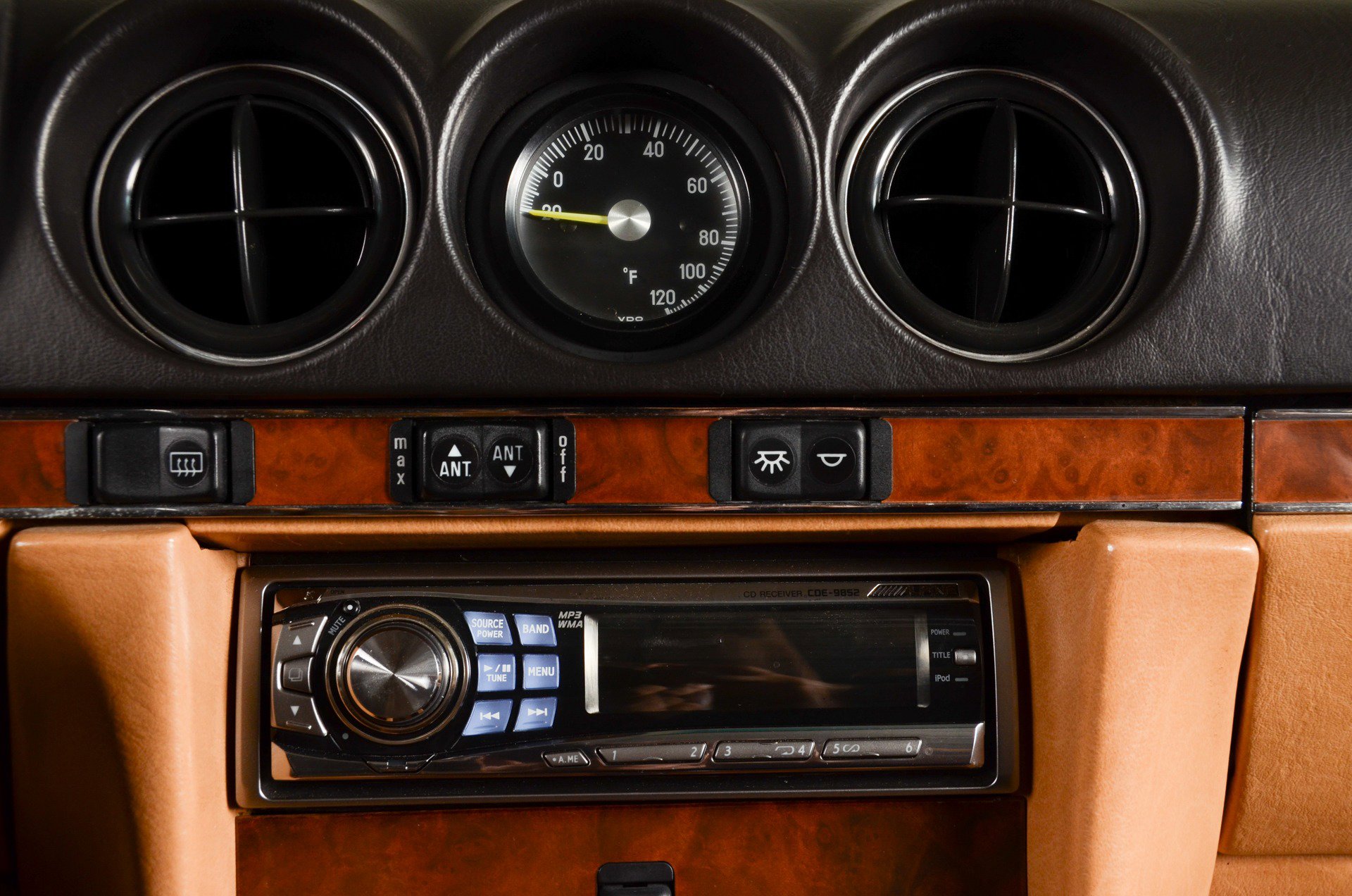Used 1987 Mercedes-Benz 560 SL image 7