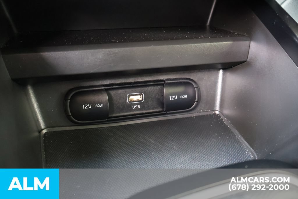 Used 2025 Kia Soul LX w/ LX Technology Package FWD image 29