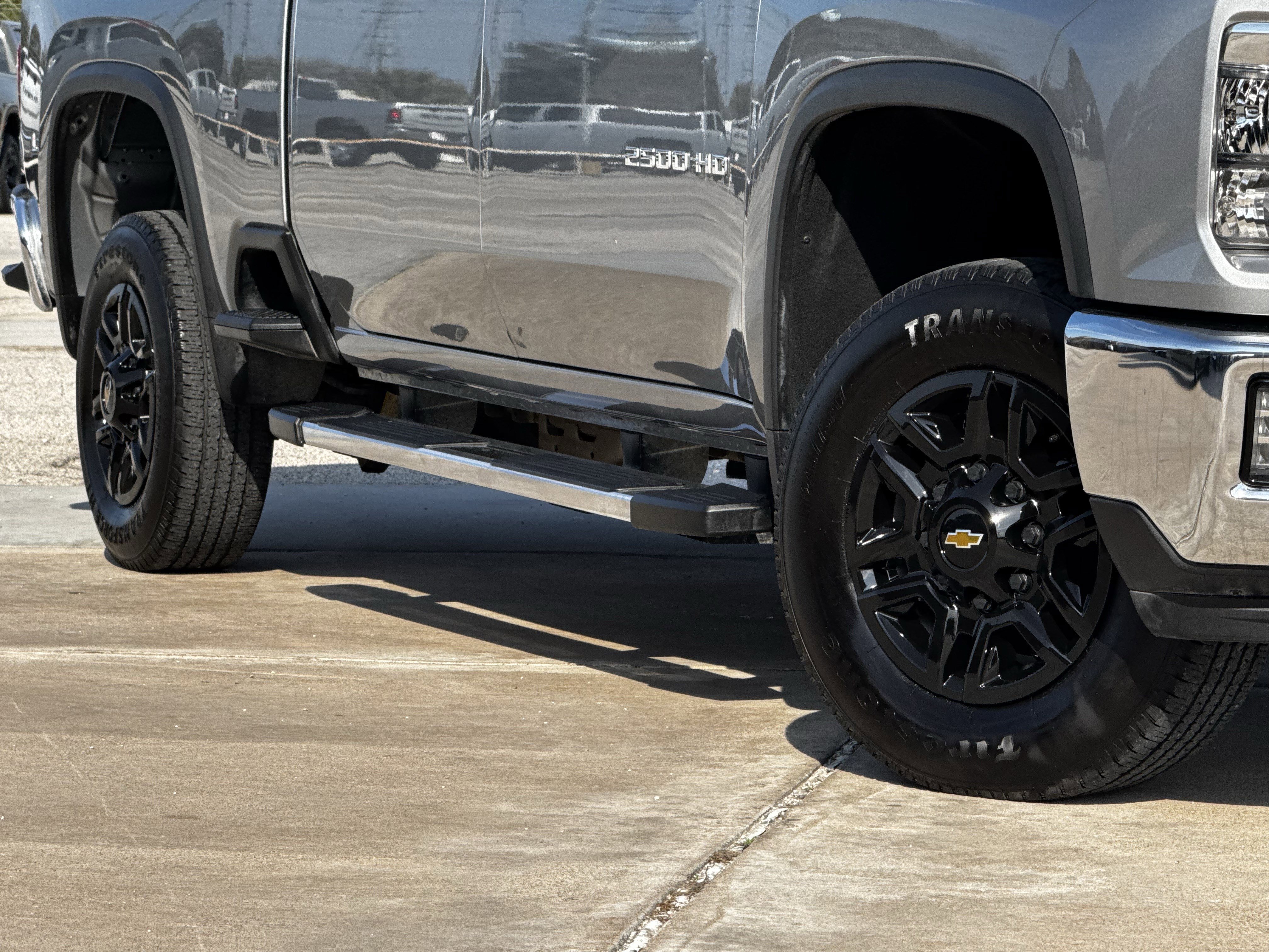 Used 2025 Chevrolet Silverado 2500 LT w/ Convenience Package image 13