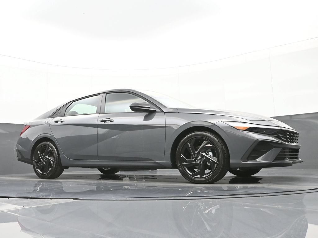 Used 2026 Hyundai Elantra Sport w/ Cargo Package FWD image 45