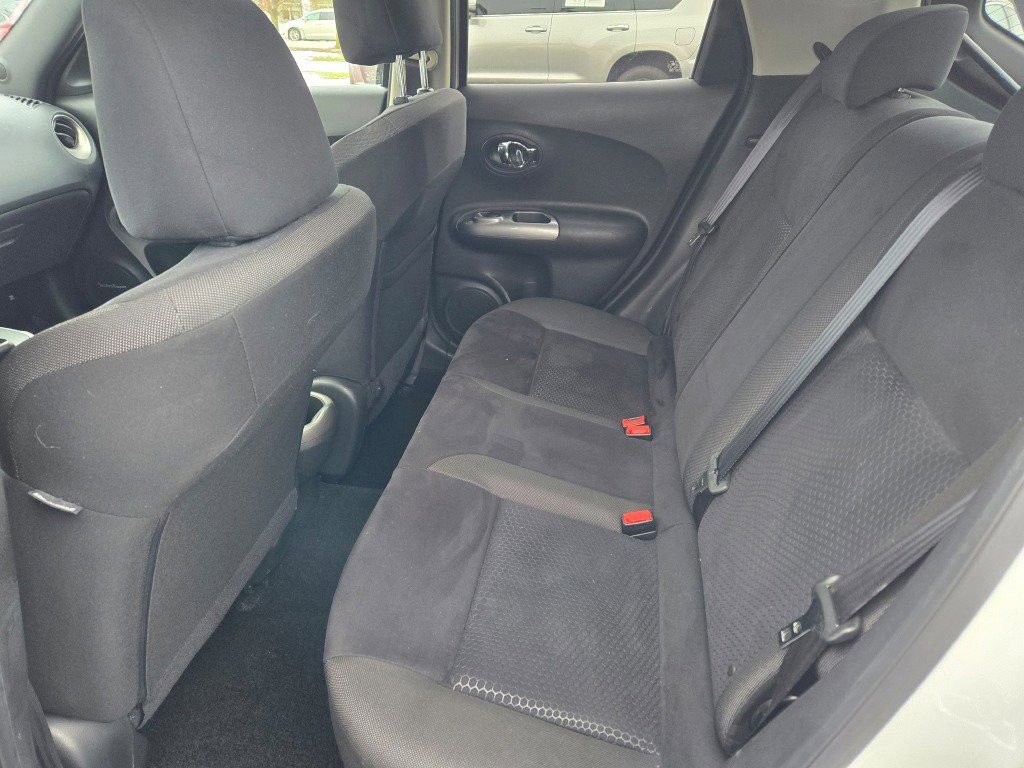 Used 2015 Nissan Juke SV w/ Technology Package image 14