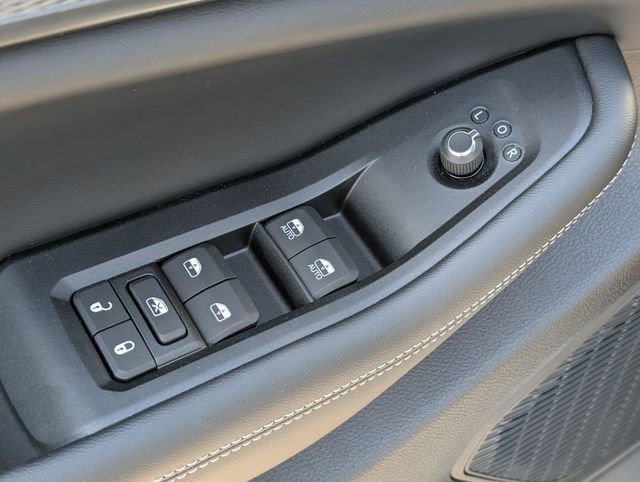 New 2026 Jeep Grand Cherokee Laredo AWD/4WD image 10