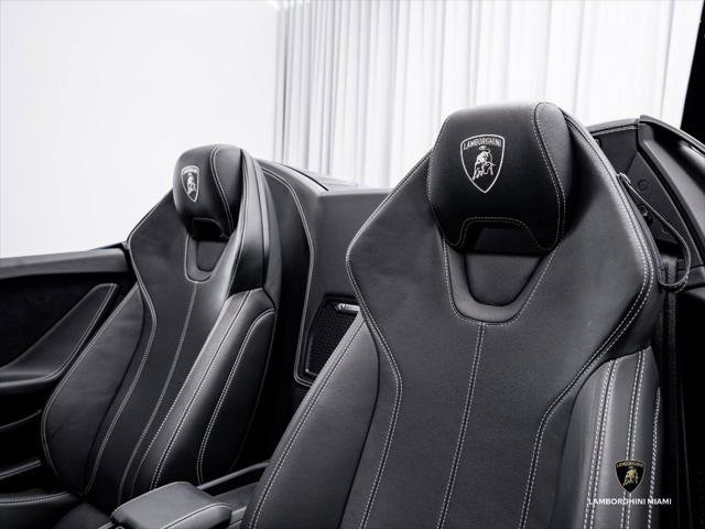 Used 2023 Lamborghini Huracan EVO RWD image 28