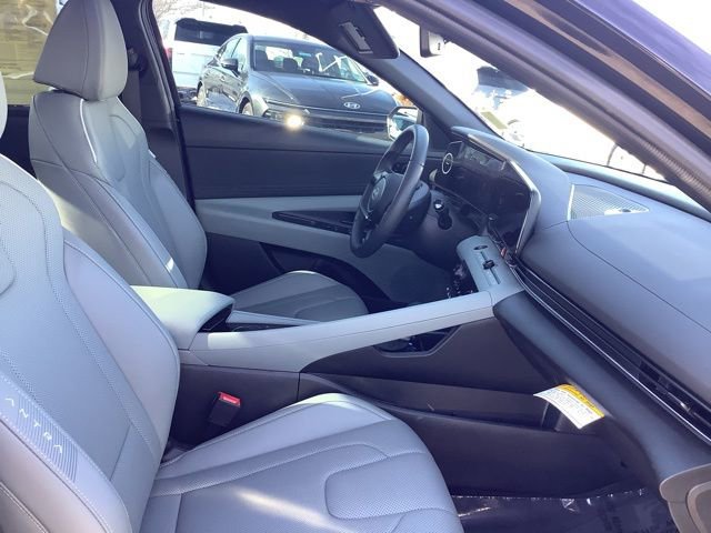Certified 2025 Hyundai Elantra Limited image 30