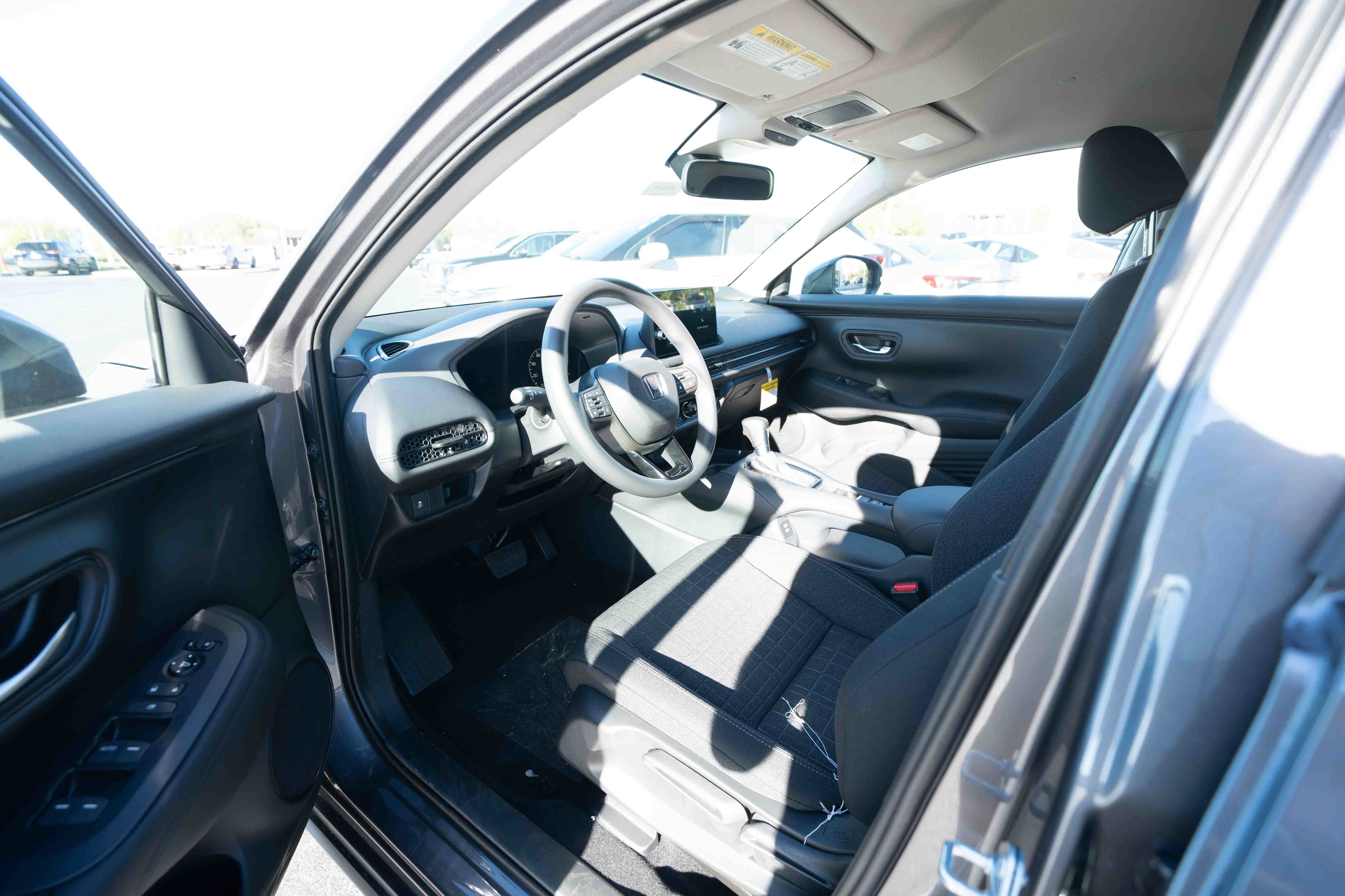 New 2027 Honda HR-V LX image 8