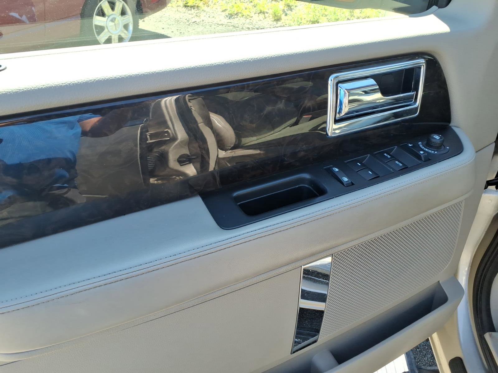 Used 2017 Lincoln Navigator Select AWD/4WD image 10
