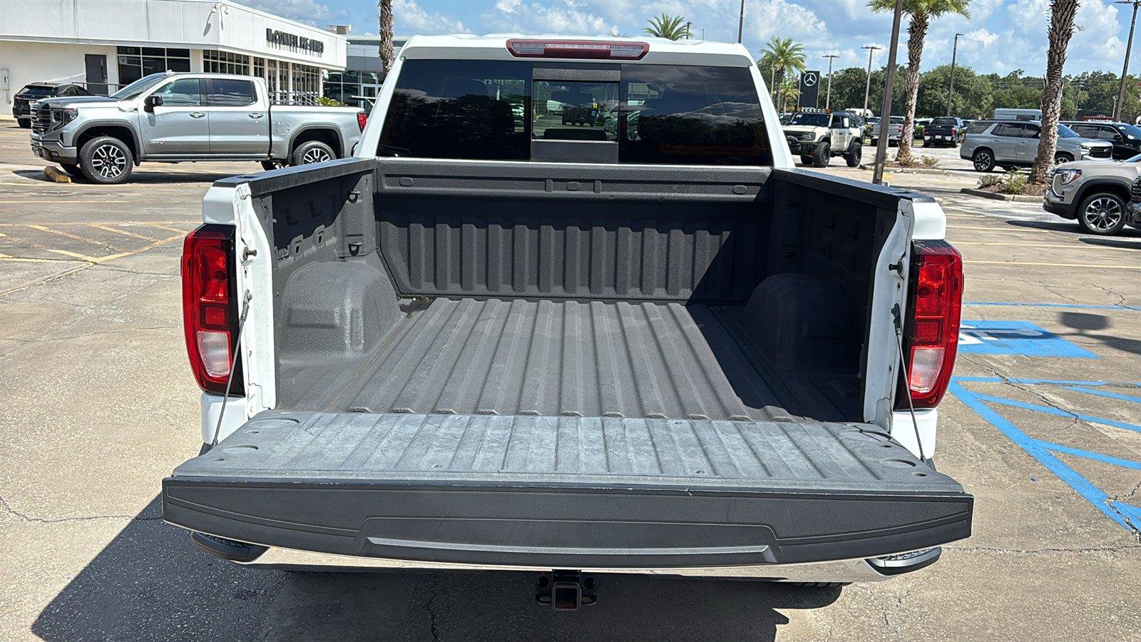 Certified 2020 GMC Sierra 1500 SLE w/ SLE Value Package RWD image 7