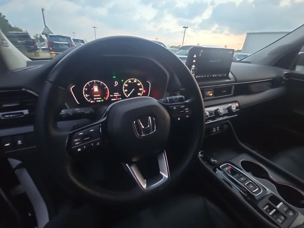 Used 2023 Honda Pilot Touring image 16