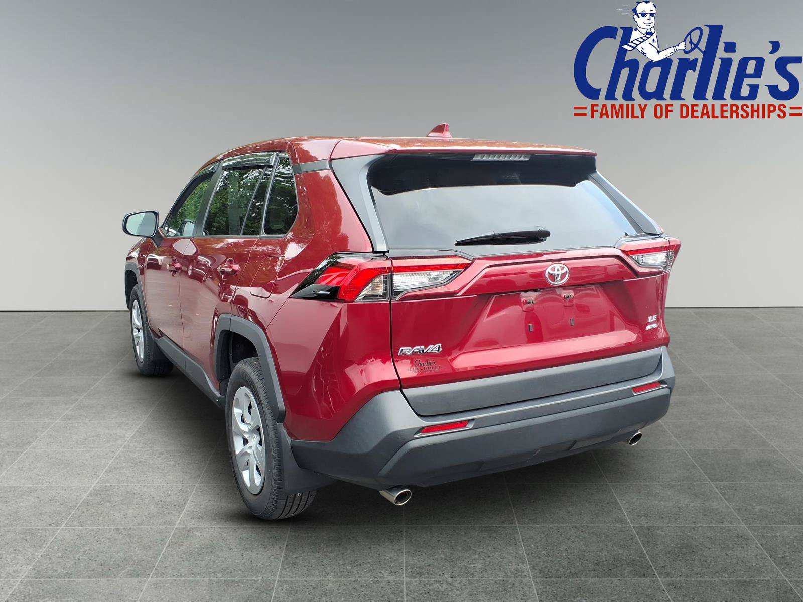 Used 2023 Toyota RAV4 LE AWD/4WD image 5