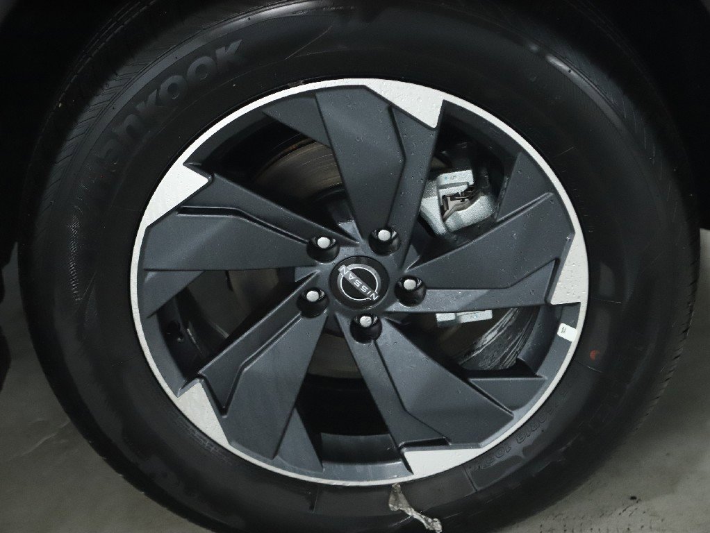 Used 2026 Nissan Rogue SV image 10