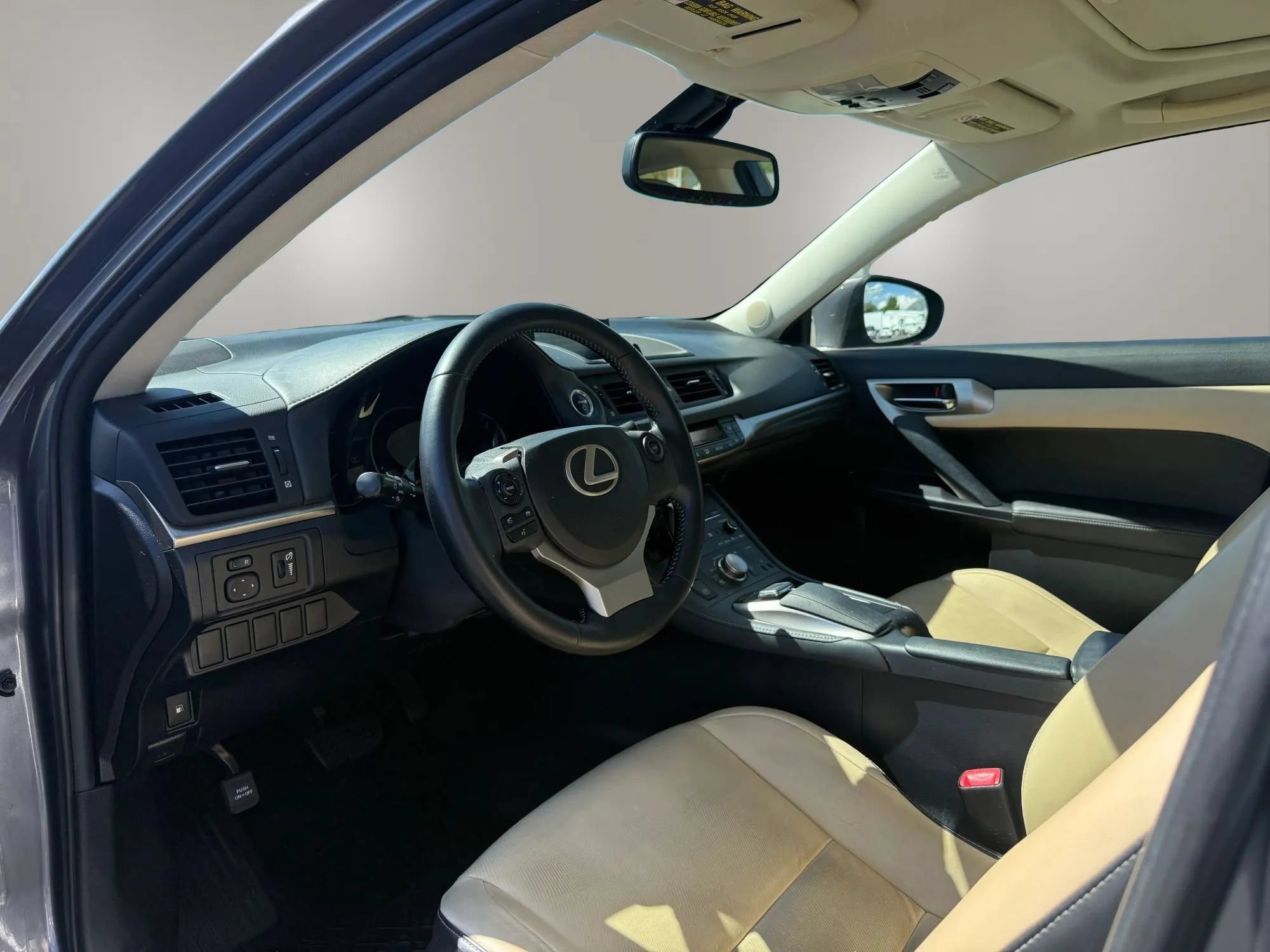 Used 2015 Lexus CT 200h w/ Navigation Package FWD image 13