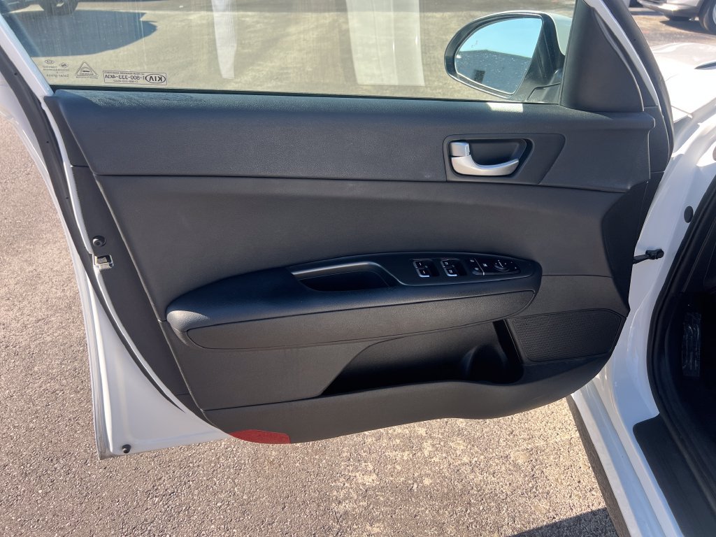 Used 2019 Kia Optima S FWD image 9