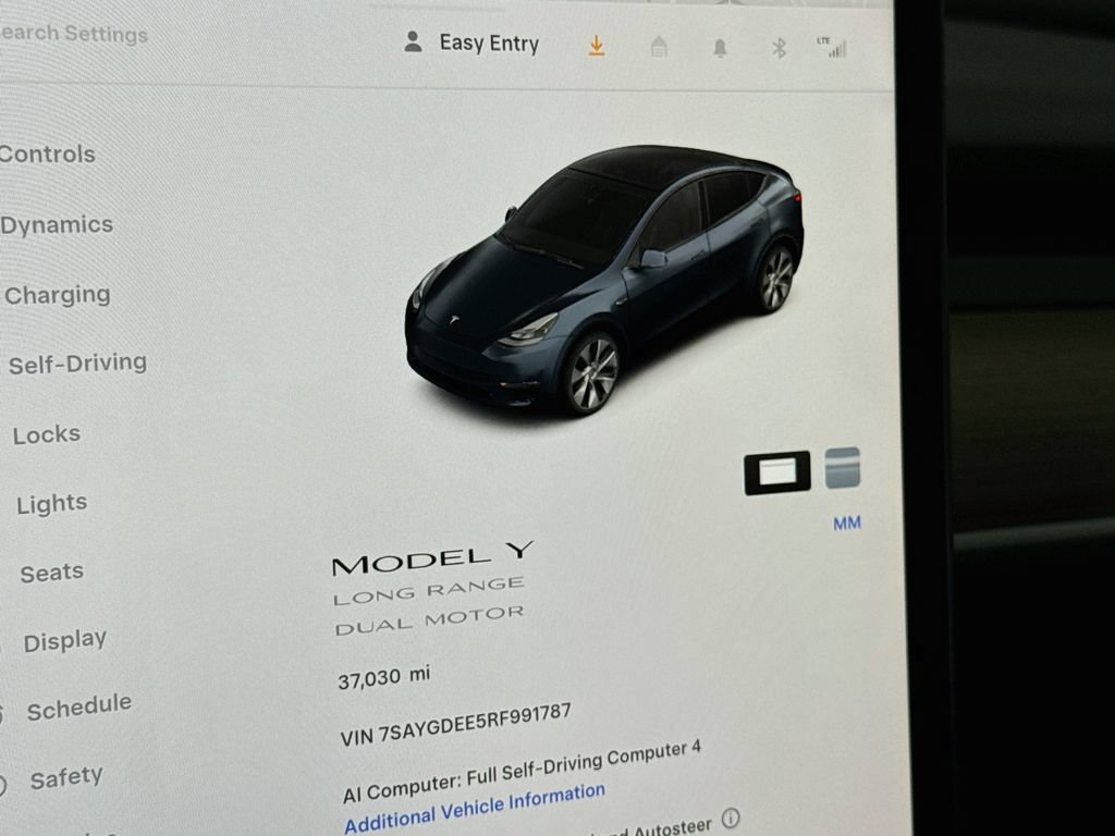 Used 2024 Tesla Model Y Long Range AWD/4WD image 4