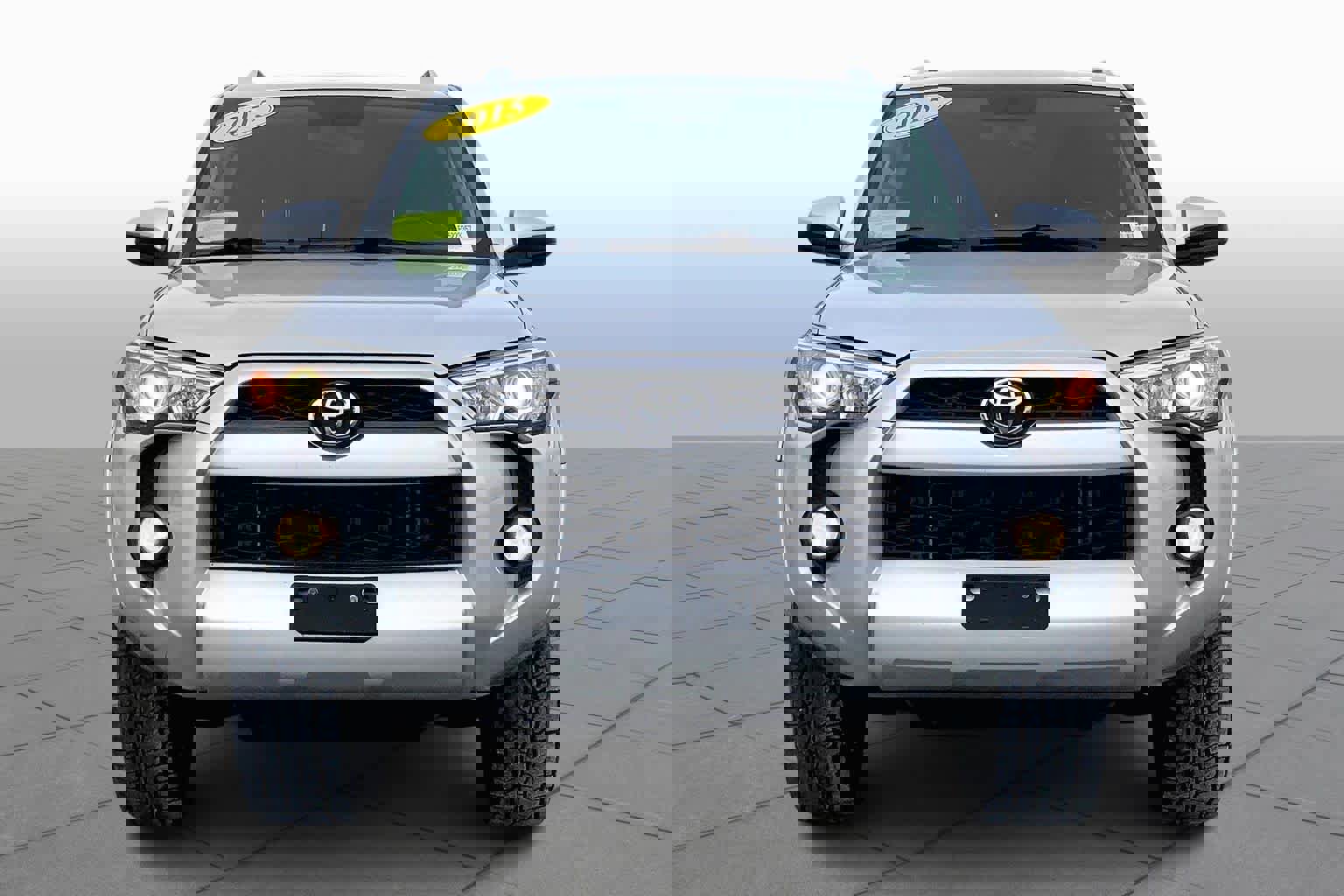 Used 2015 Toyota 4Runner SR5 image 3