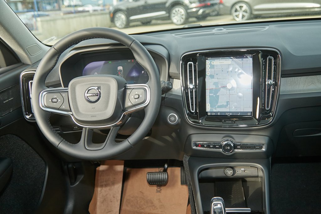 New 2025 Volvo XC40 B5 Plus w/ Climate Package image 21