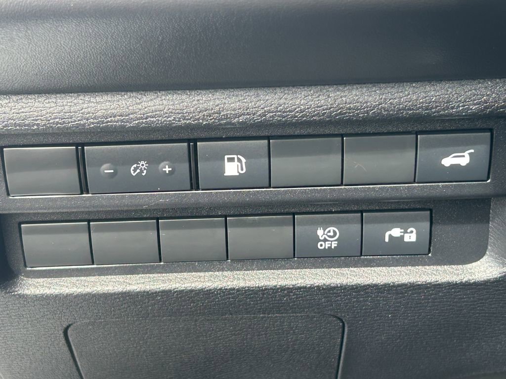 Used 2025 Mitsubishi Outlander 4WD Plug-In Hybrid image 25