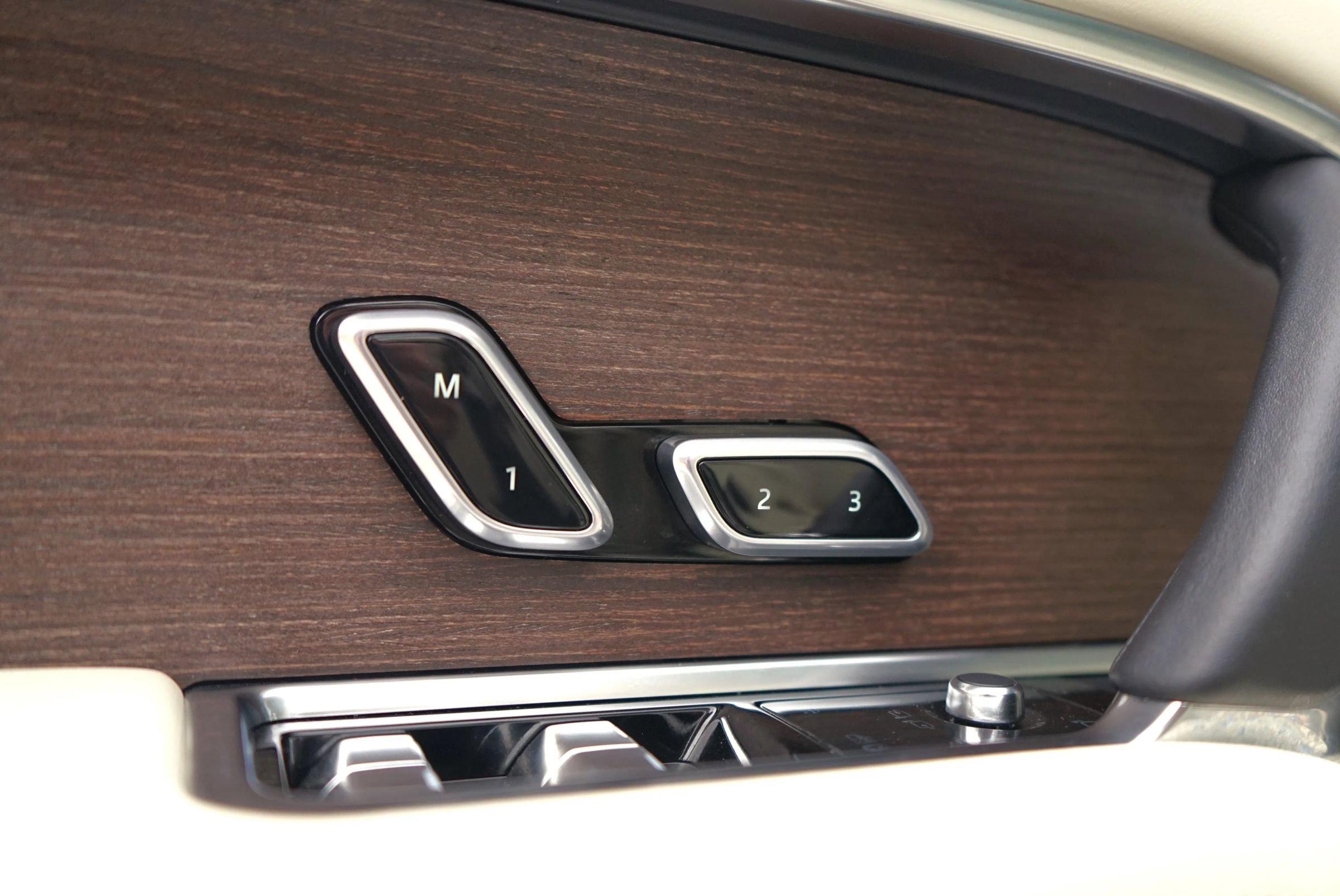 Used 2023 Land Rover Range Rover SE image 14