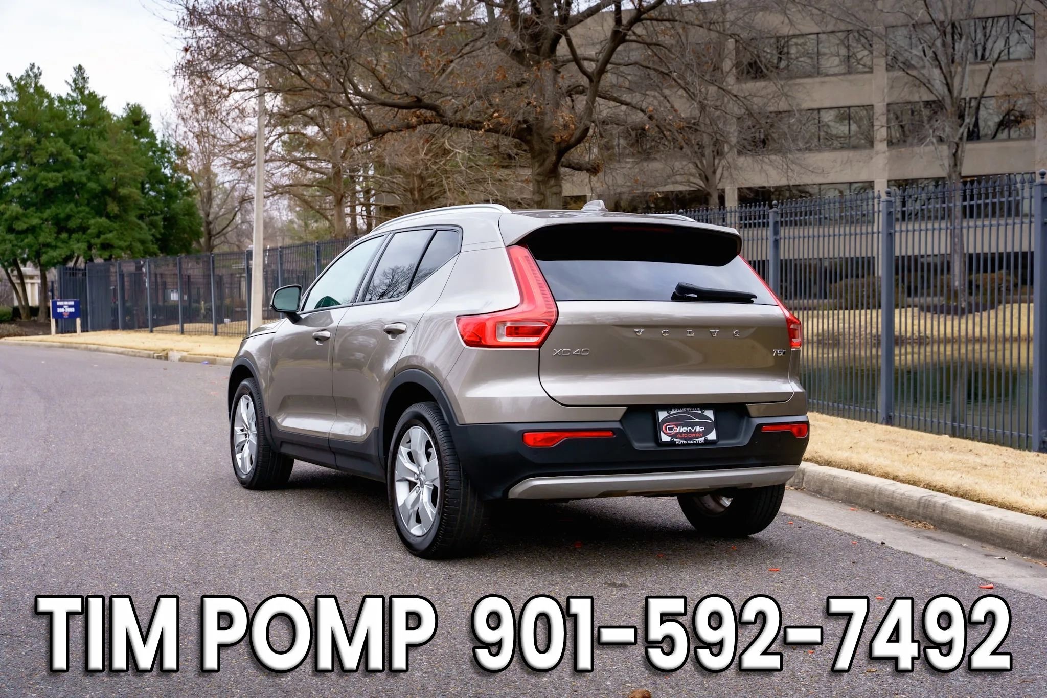 Used 2022 Volvo XC40 T5 Momentum image 7