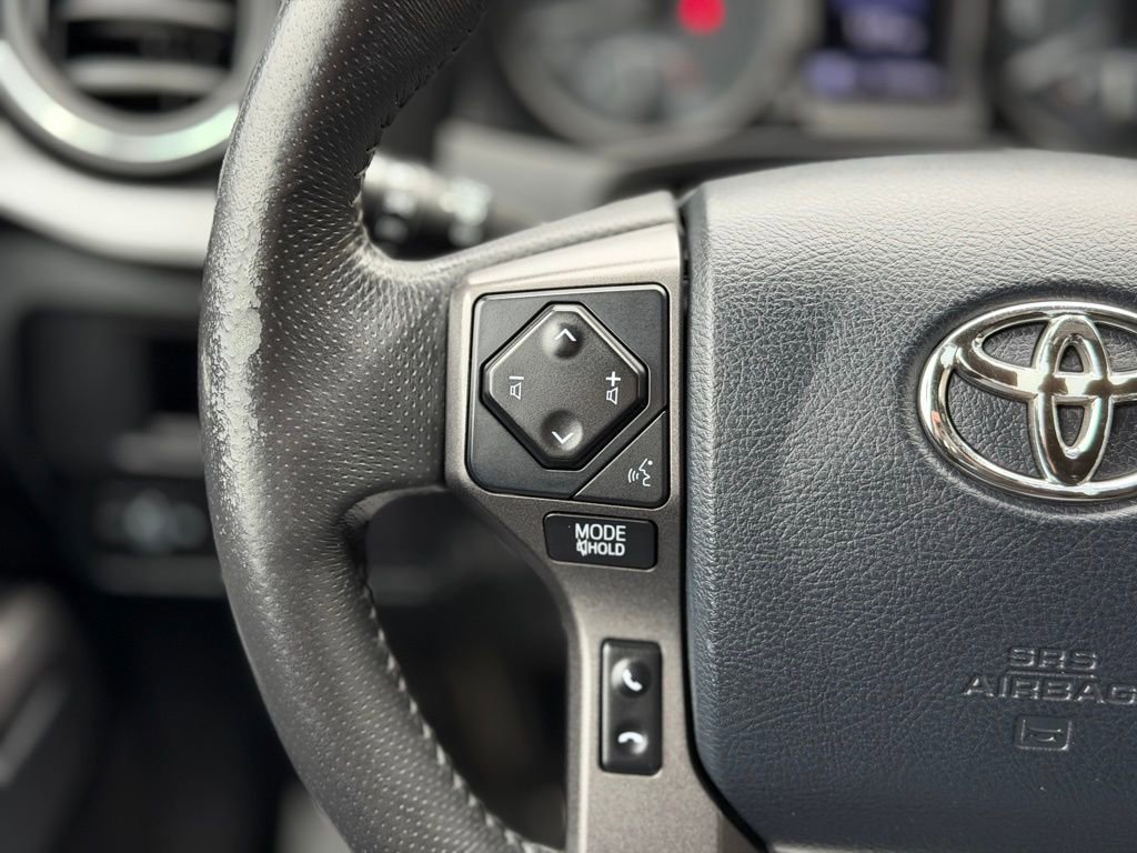 Used 2017 Toyota Tacoma TRD Off-Road w/ Tow Package image 8