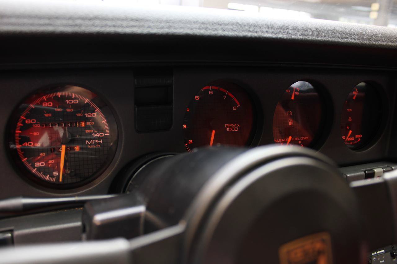 Used 1987 Pontiac Firebird Trans Am RWD image 7