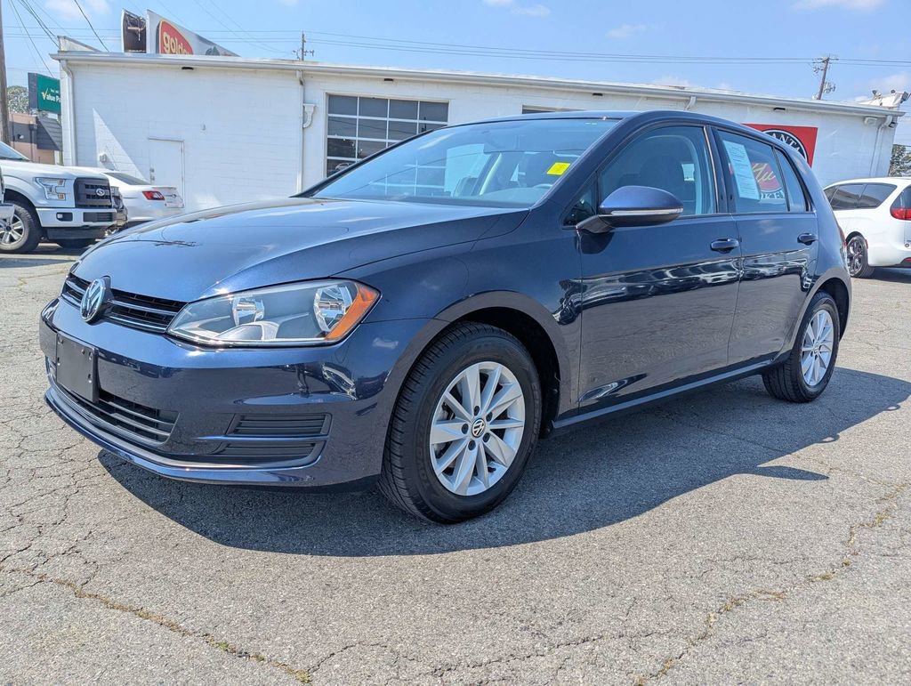 Used 2016 Volkswagen Golf 4-Door image 9