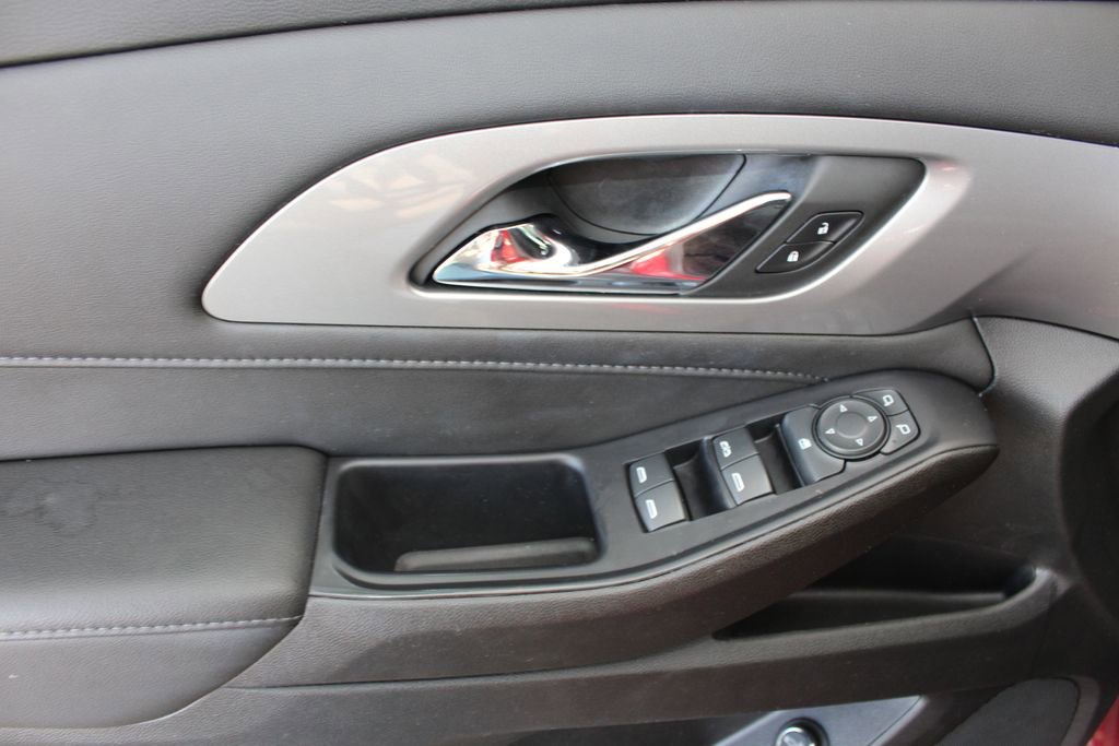 Used 2022 Chevrolet Traverse LT w/ LPO, Floor Liner Package image 22