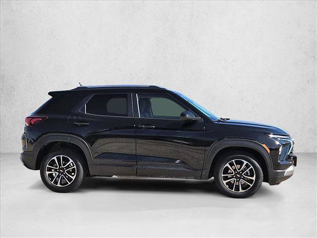 Used 2025 Chevrolet TrailBlazer LT FWD image 4