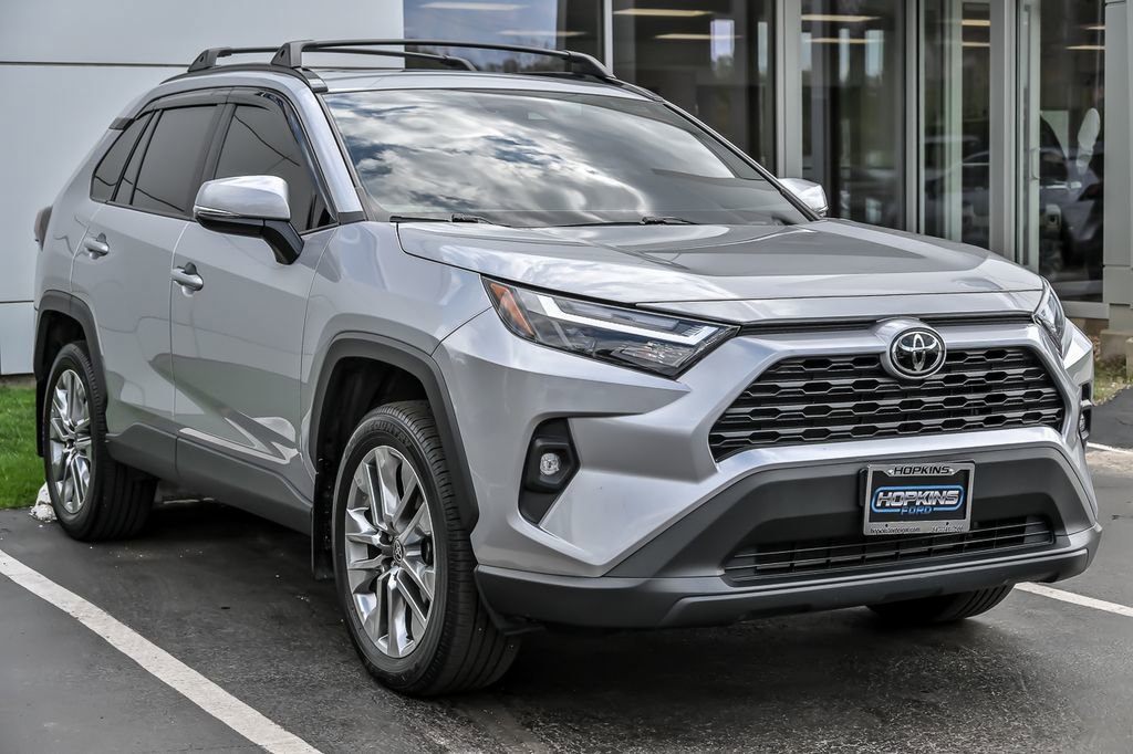 Used 2022 Toyota RAV4 XLE Premium AWD/4WD image 12