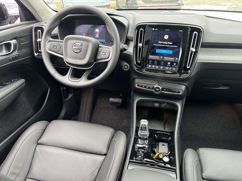 New 2026 Volvo XC40 B5 Plus w/ Protection Package Premier image 30