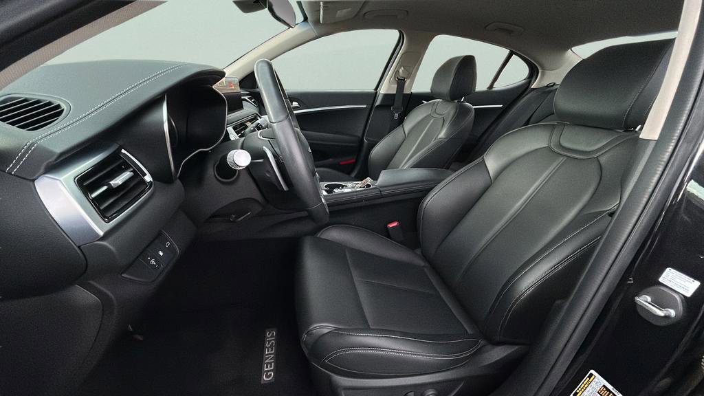 Used 2025 Genesis G70 2.5T image 12