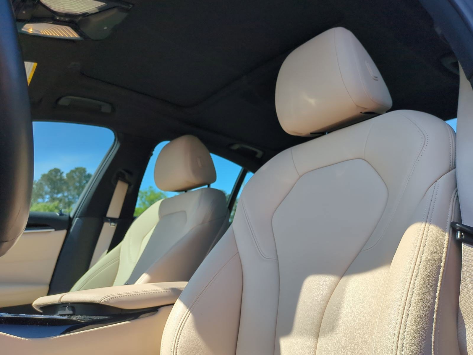 Used 2019 BMW 530i w/ Convenience Package image 16