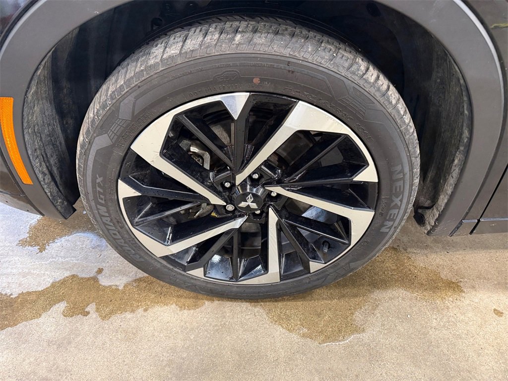 Used 2023 Mitsubishi Outlander SEL image 38