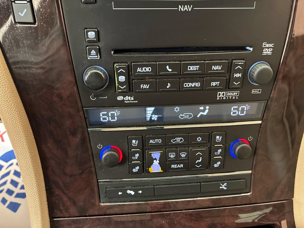Used 2010 Cadillac Escalade Premium AWD/4WD image 16