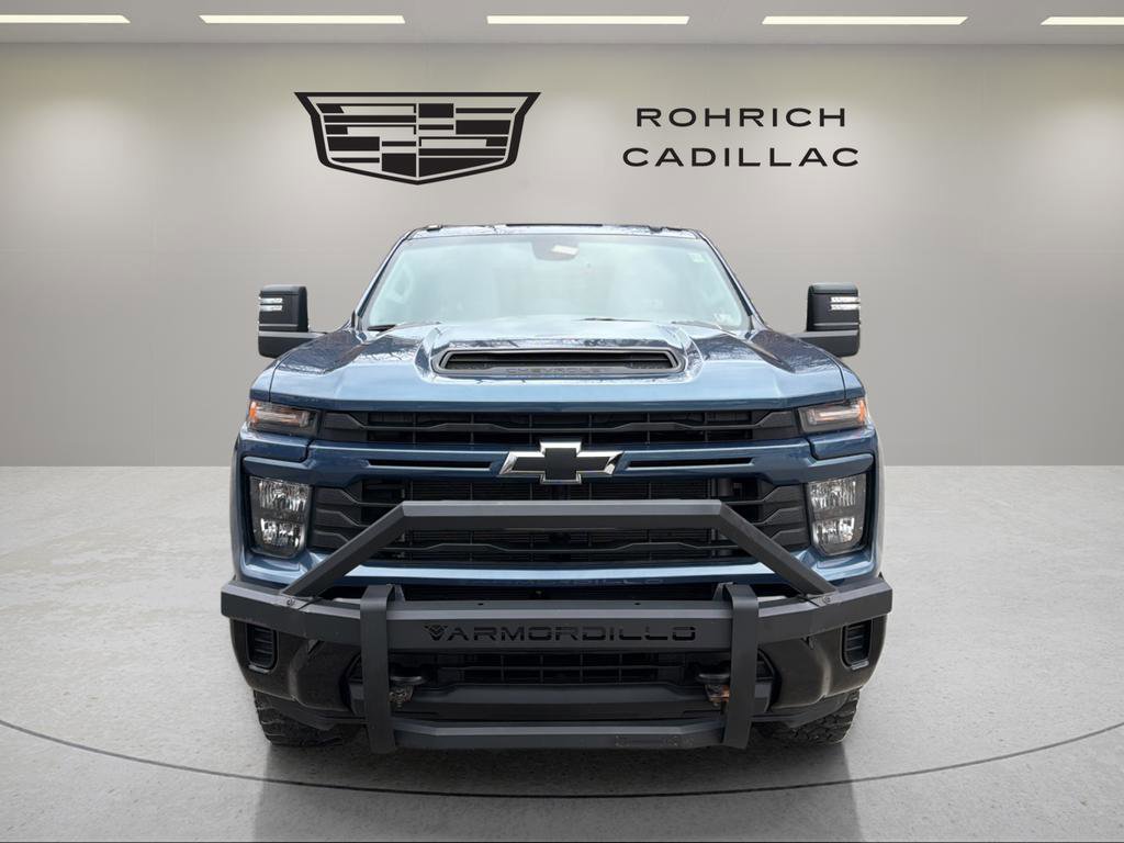 Used 2024 Chevrolet Silverado 2500 Custom w/ Custom Value Package image 2